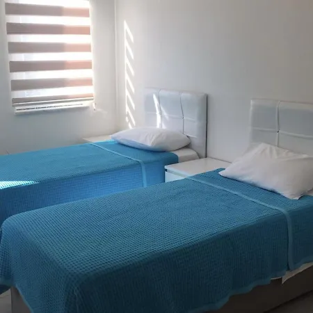 Captivating 2-bed Penthouse With Pool داليان
