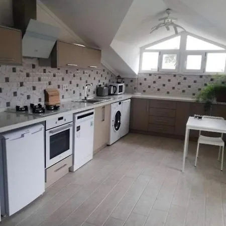 Daire Captivating 2-bed Penthouse With Pool *