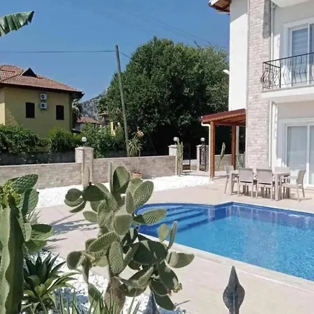 شقة Captivating 2-bed Penthouse With Pool داليان